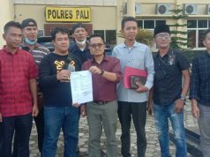 Tak Senang Atas Perlakuan Kades Yang Mencekiknya, Kaisar Napoleon Melapor ke Polres PALI