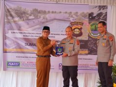 Bersama Kapolda Sumsel, Bupati Heri Amalindo Letakan Batu Pertama Pembangunan Kolam Renang Pakri