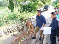 Tinjau Ruas Jalan Provinsi Penghubung OI-OKU Yang Amblas, Herman Deru Intruksikan Dinas PUBMTR Segera Lakukan Perbaikan
