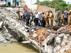 Tinjau Jembatan Ambruk di Prabumulih, Gubernur Herman Deru Intruksikan Penanganan Darurat