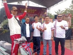 Wako Arlan Jalan Santai Bersama Warga Dalam Rangka Pengundian Tabungan Pesirah Bank SumsrlBabel