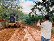 Belasan Hari Berjibaku dengan Lumpur, Gotong Royong di Jirak Jaya Buka Kembali Akses Warga