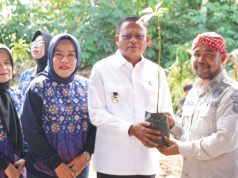 Momen Peringatan Hari Lingkungan Hidup Se Dunia Tahun 2026, Wako Arlan Bagikan Bibit Buah dan Tanam Pohon