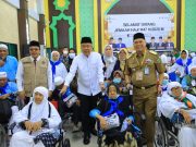 Wagub Cik Ujang Sambut Kepulangan 443 Jemaah Haji Kloter Pertama Embarkasi Palembang